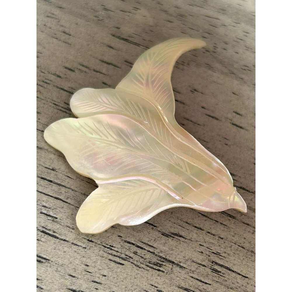 Vintage Nacar Genuino Mother of Pearl Carved‎ Leaf Brooch Iridescent Pin - Picture 4 of 8